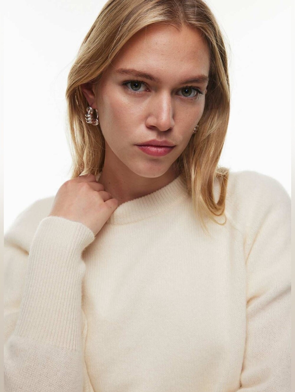 Price Firm 🍓Cashmere The Group Babaton Aritzia  Crewneck